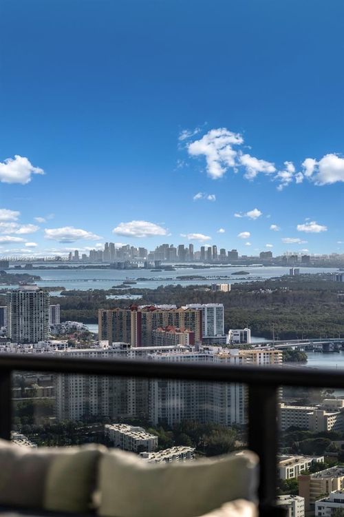 Porsche Design Tower #4603 image #34