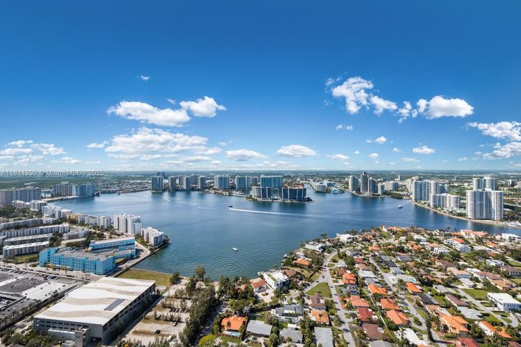 Porsche Design Tower #4603 image #37