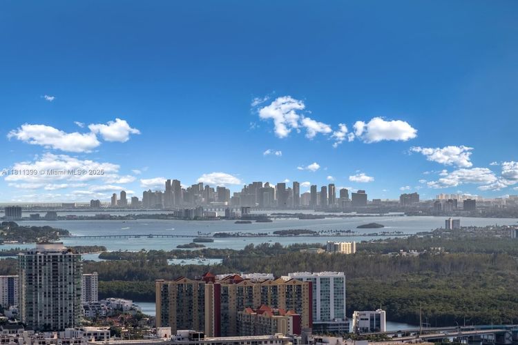 Porsche Design Tower #4603 image #38