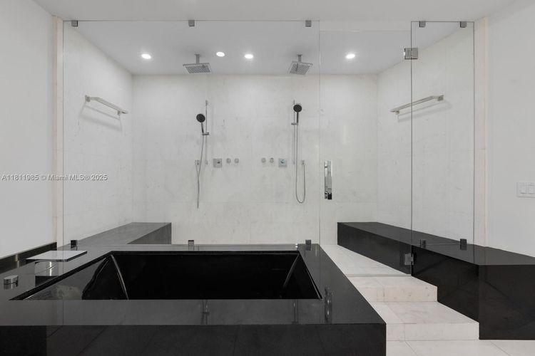 Porsche Design Tower #1703 image #19