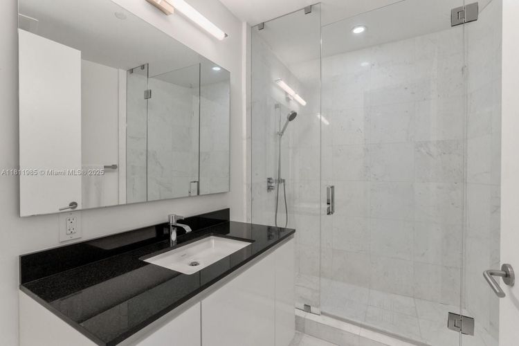 Porsche Design Tower #1703 image #28