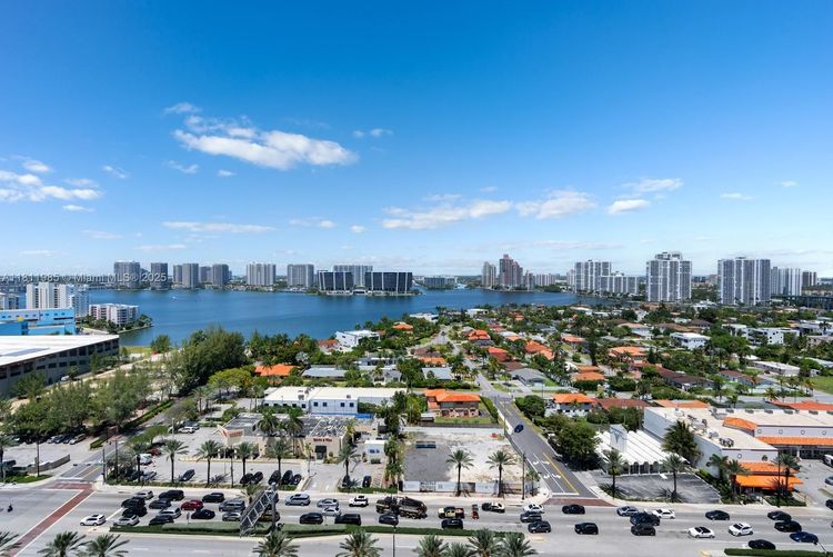 Porsche Design Tower #1703 image #40