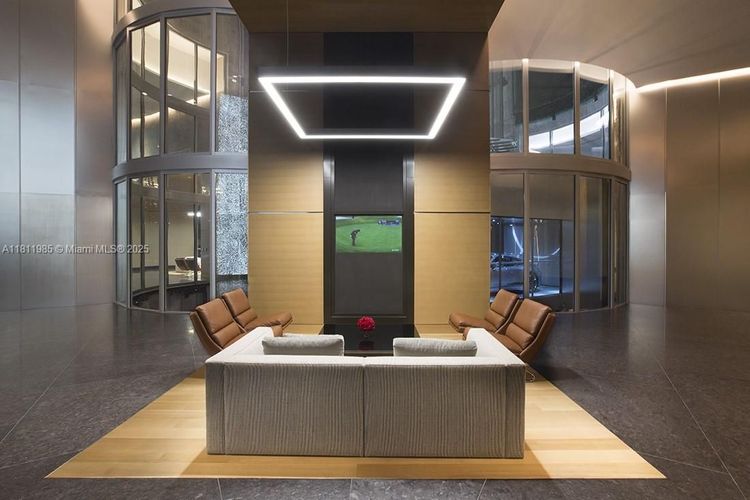 Porsche Design Tower #1703 image #42