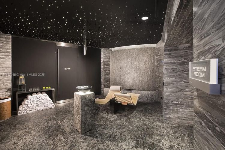 Porsche Design Tower #1703 image #48