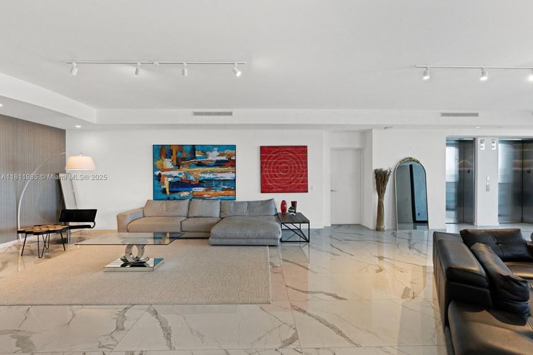 Porsche Design Tower #1703 image #8