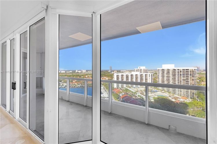 South Tower at the Point #2104 image #10