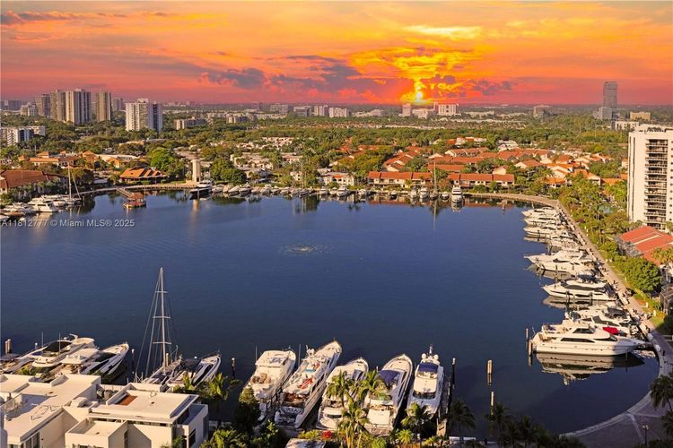 South Tower at the Point #2104 image #13