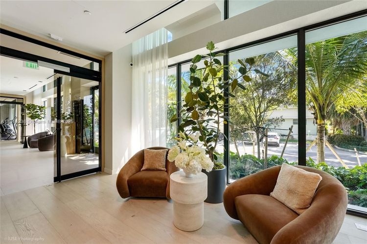 Alana #601 image #10