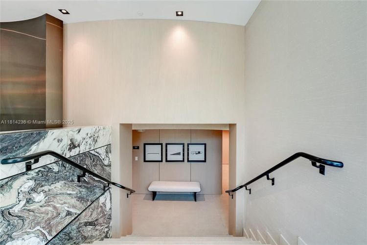 Alana #601 image #15