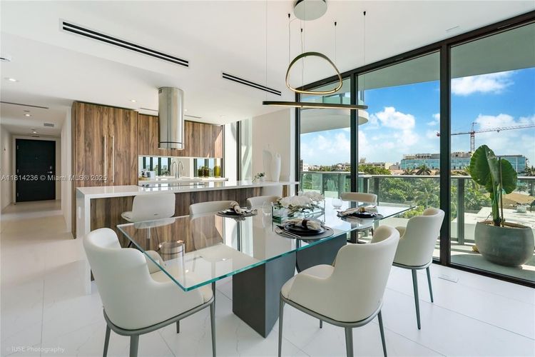 Alana #601 image #19