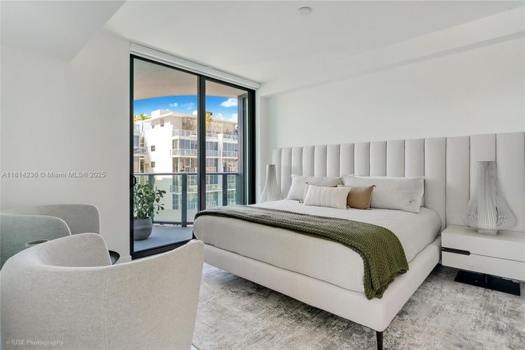 Alana #601 image #23