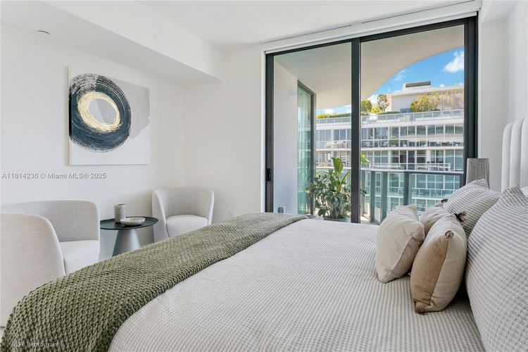 Alana #601 image #24