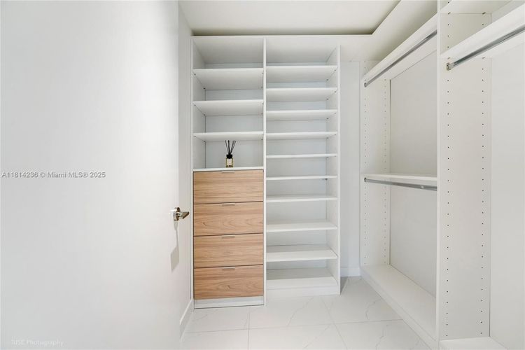 Alana #601 image #26