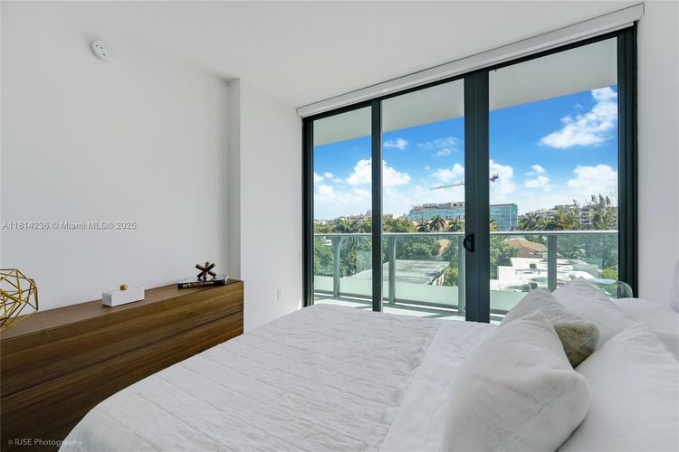 Alana #601 image #33