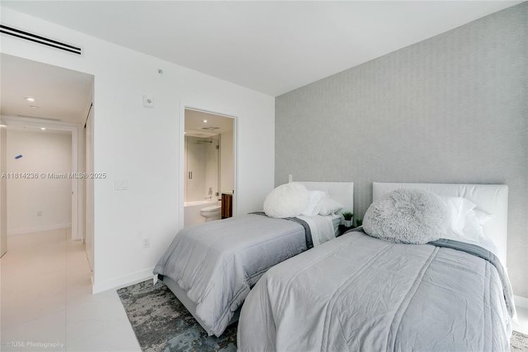 Alana #601 image #36