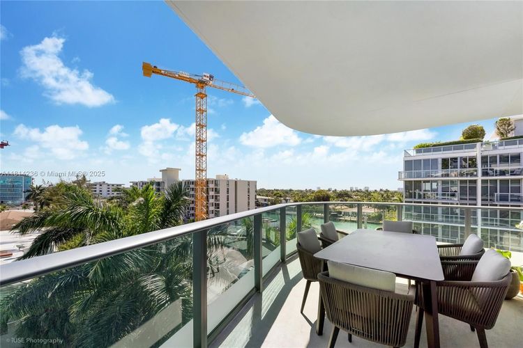 Alana #601 image #40