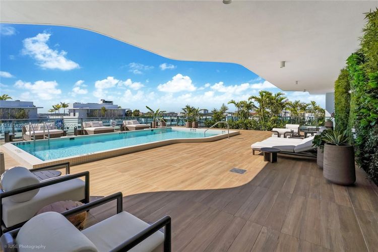 Alana #601 image #44