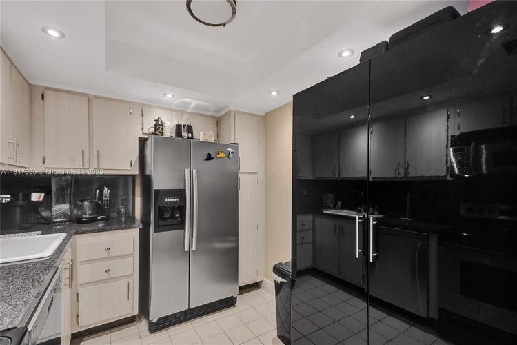 Delvista Towers #1014 image #6