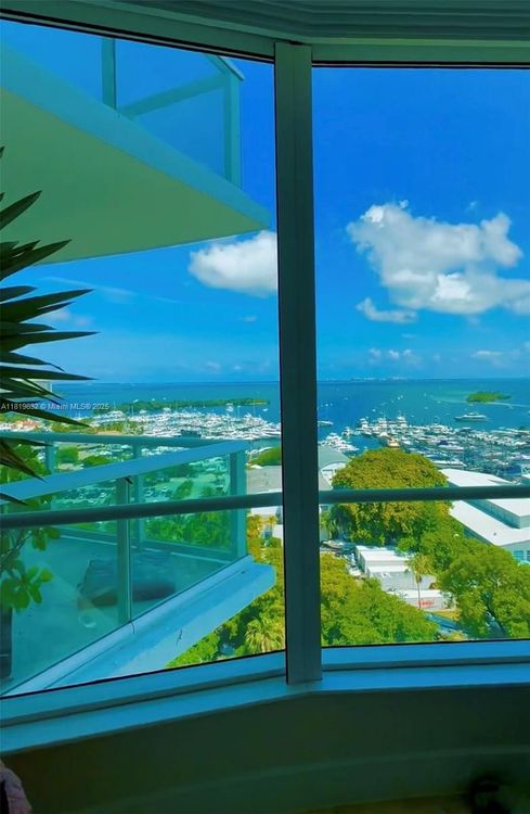 Grove Hill Tower #1403 image #19