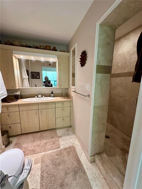 Grove Hill Tower #1403 image #25