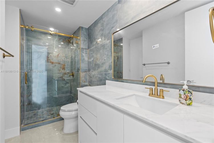 Crystal House #14H image #19