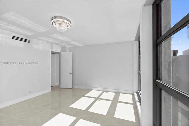 Crystal House #14H image #23