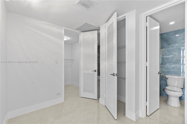 Crystal House #14H image #27