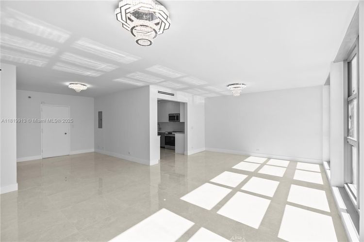 Crystal House #14H image #9