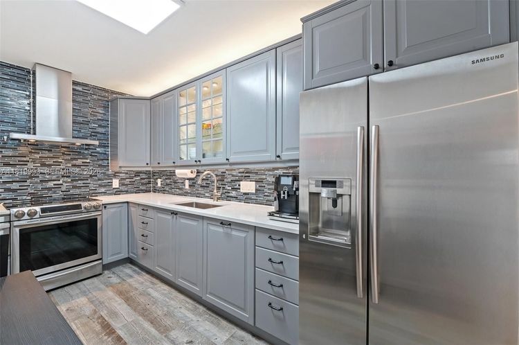 The Plaza of Bal Harbour #1508 image #9