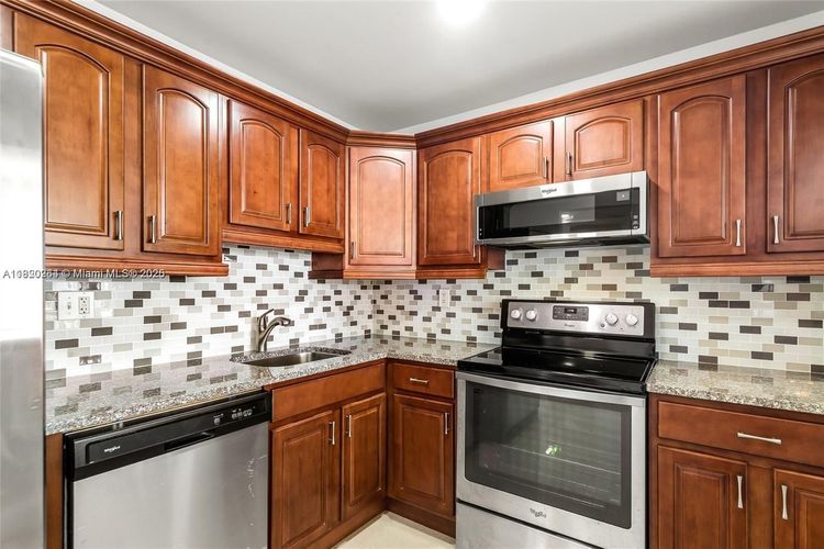 Fountain Towers #405 image #13