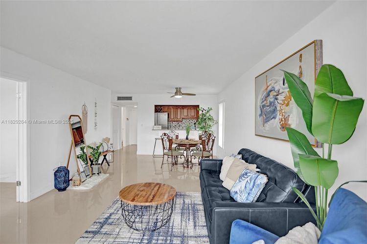 Fountain Towers #405 image #7