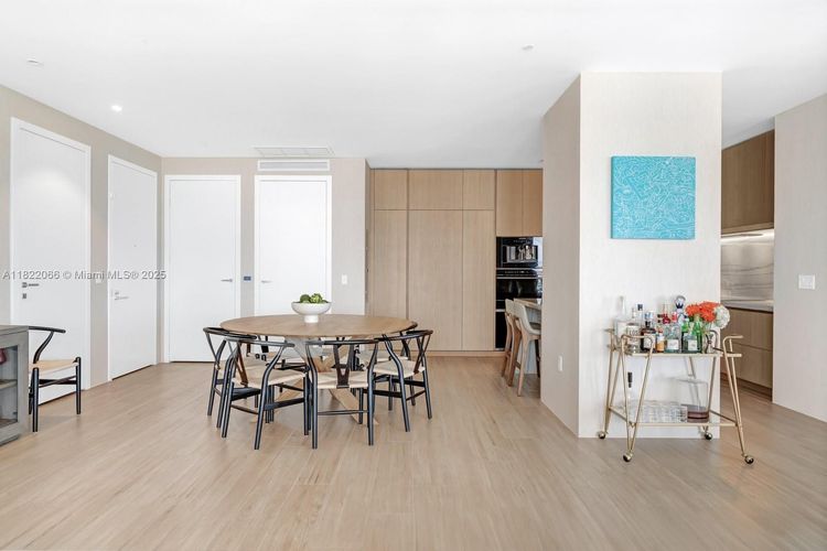 Eighty Seven Park #805 image #6