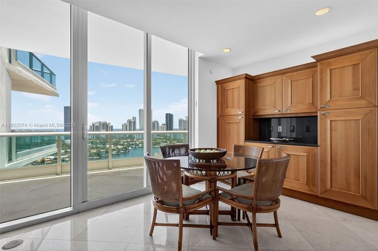 Porto Vita North Tower #2201 image #18