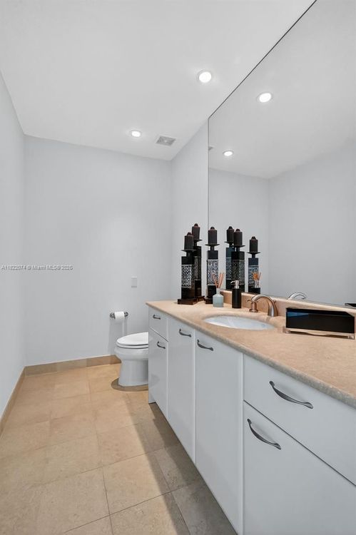 Porto Vita North Tower #2201 image #23