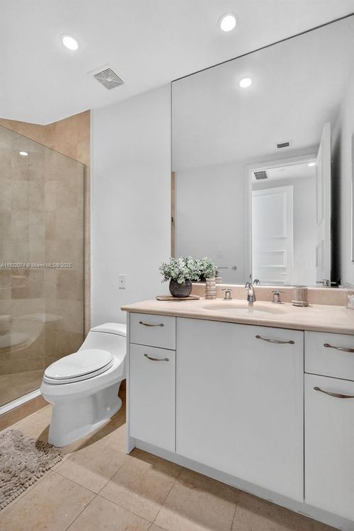 Porto Vita North Tower #2201 image #57