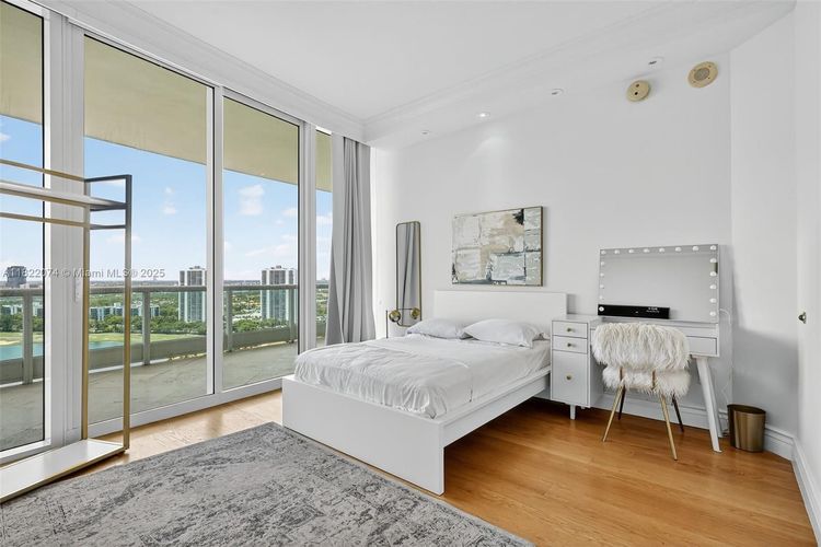 Porto Vita North Tower #2201 image #63