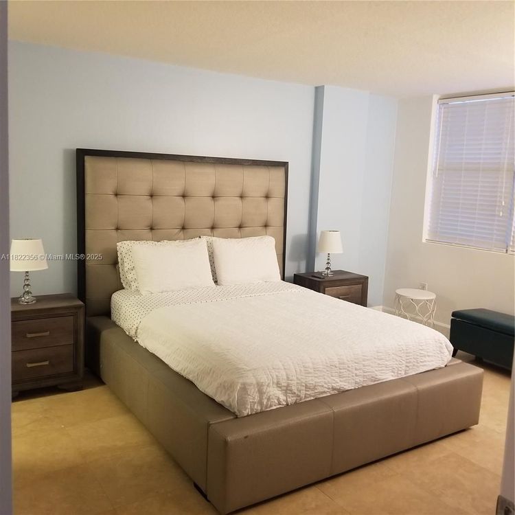 The Collins #408 image #10