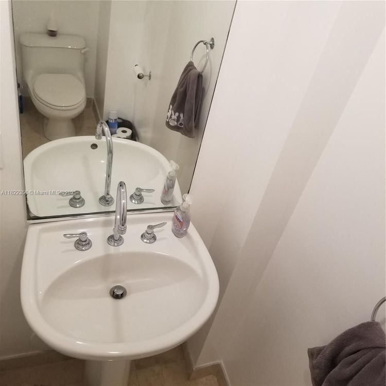 The Collins #408 image #16