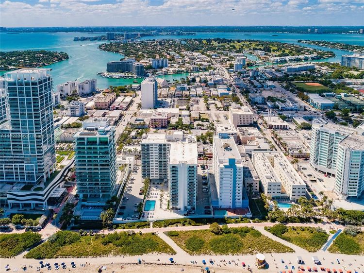 The Collins #408 image #26