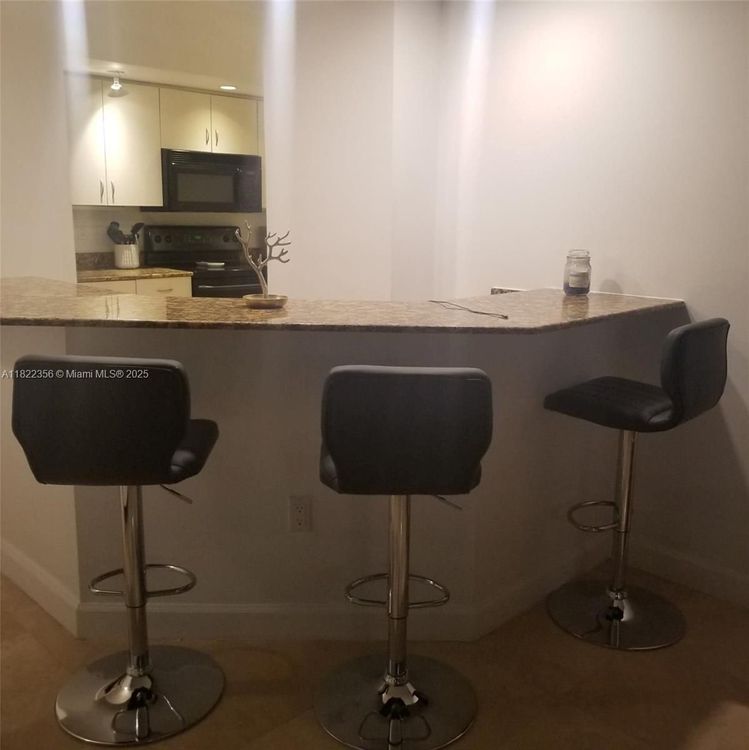 The Collins #408 image #6