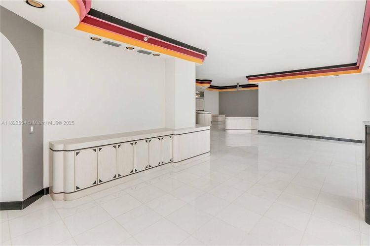 One Island Place #601 image #10