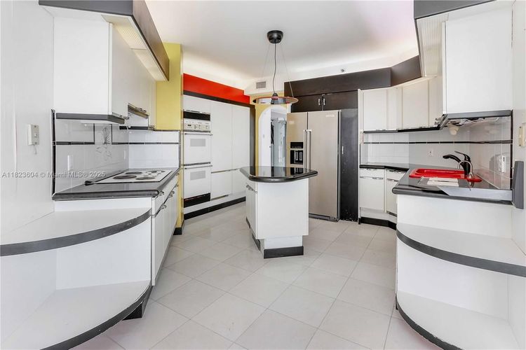 One Island Place #601 image #13