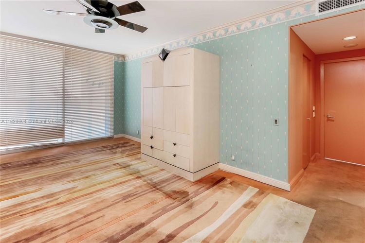 One Island Place #601 image #20