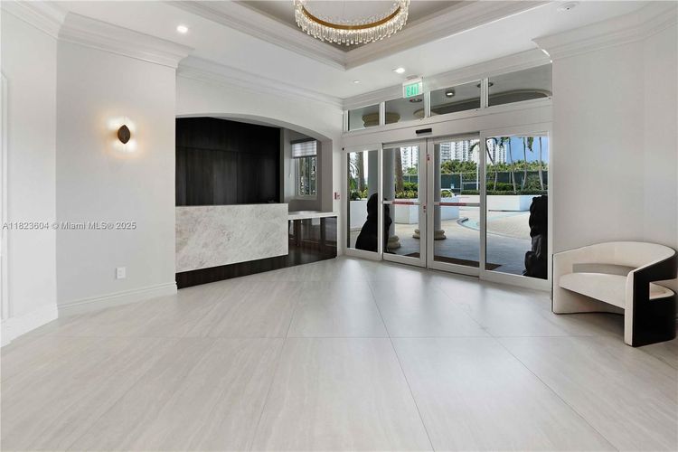 One Island Place #601 image #22