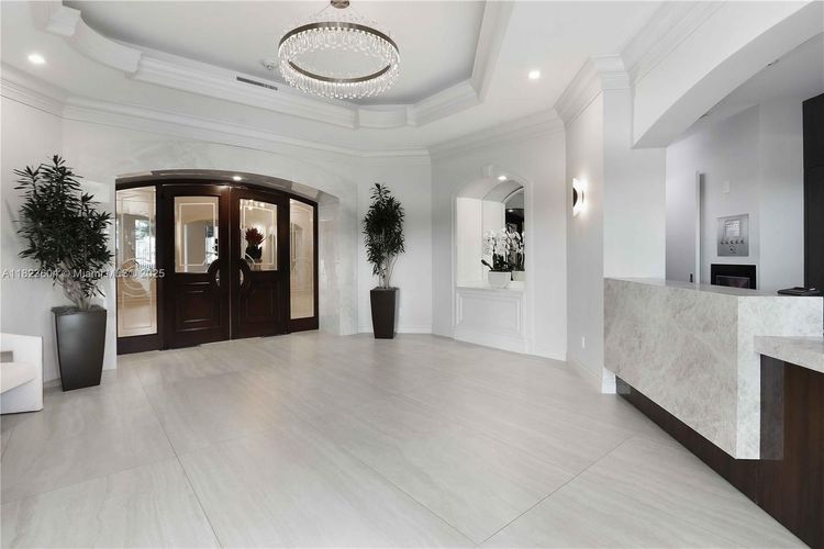 One Island Place #601 image #23