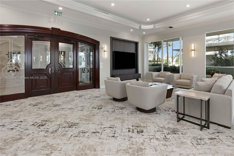 One Island Place #601 image #27