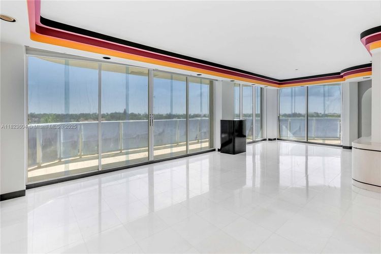 One Island Place #601 image #7