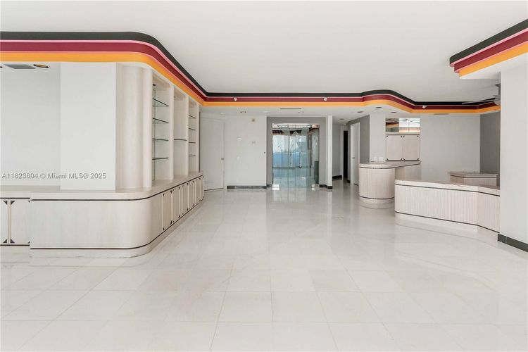 One Island Place #601 image #9