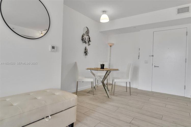 Baltus House #1217 image #17