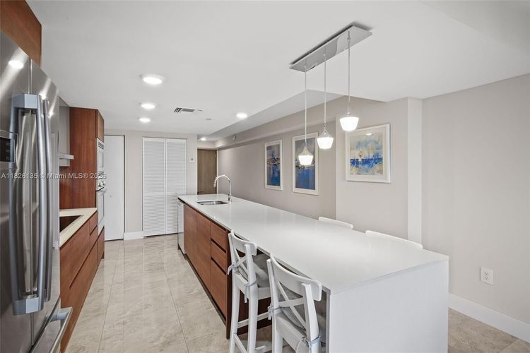 The Ivory #404 image #7